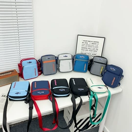 女士单肩包;运动挎包;运动腰包