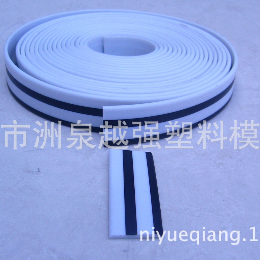 供应PVC双色皮条 共挤皮条 装饰条 包边条 藤条 塑料条挤出模具