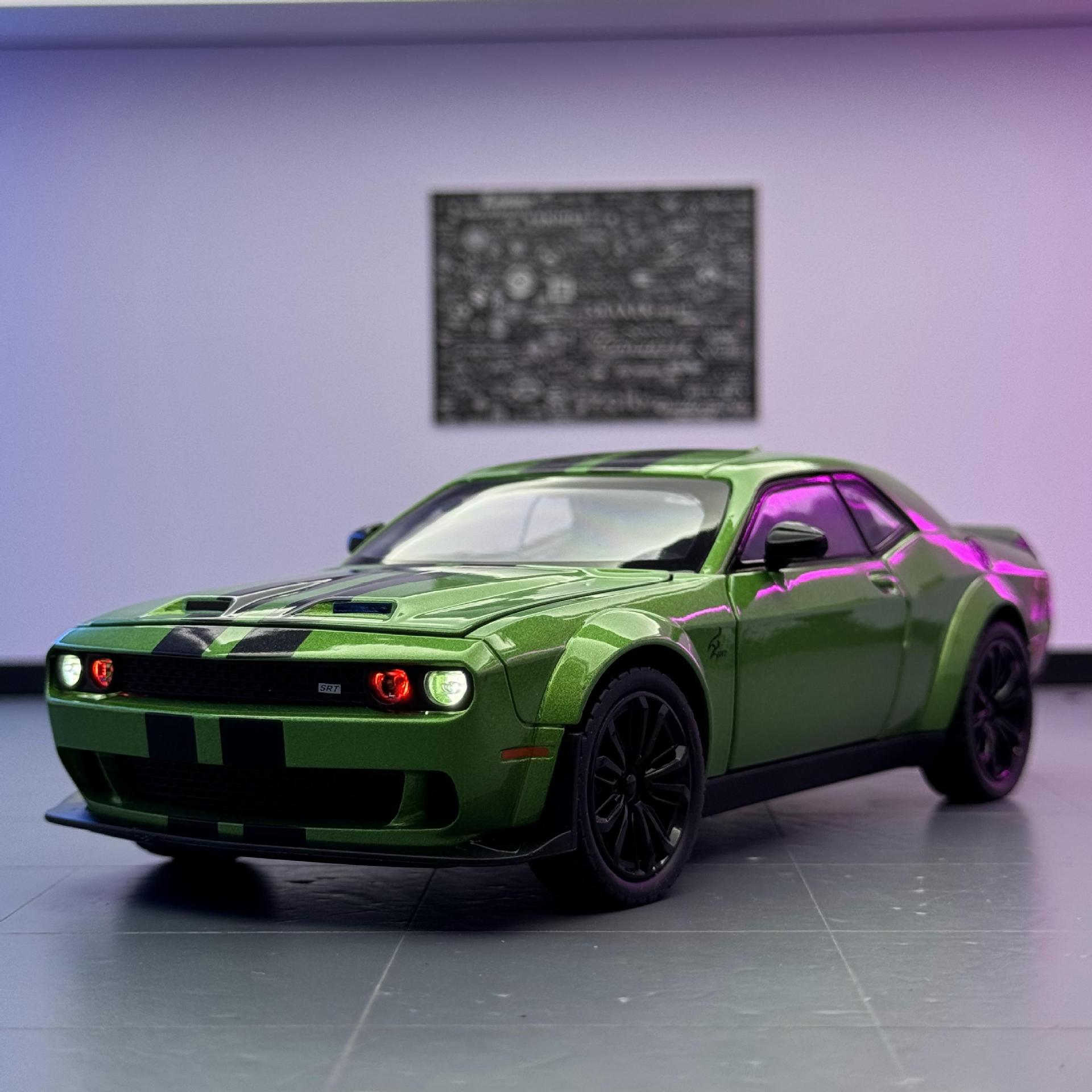 Modelo de coche de aleación Jiaye 1:22 Dodge Hellcat coche deportivo con sonido y luz atrás coche de juguete modelo de efecto de sonido