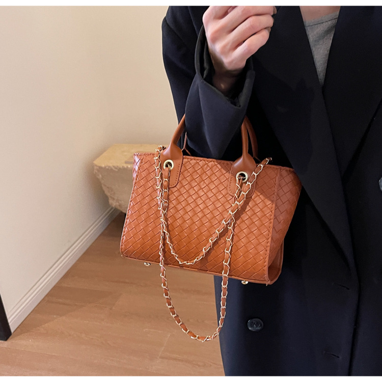 Women's Small Chain Shoulder Bag Quilted Square Handbag Elegant_voghion.com