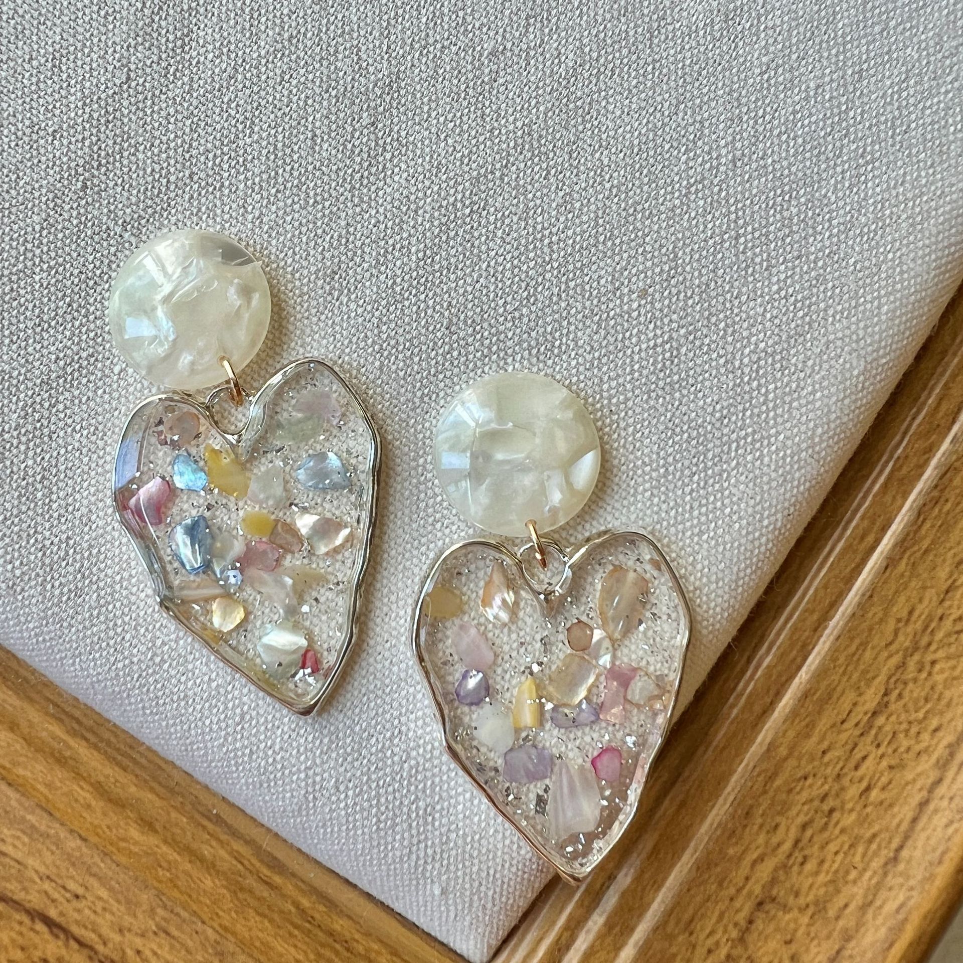 Fresh Sequins Love Dried Flowers Color Matching White Round Water Ripple Sequins Women's Sweet Ear Clip Gentle Retro Earrings