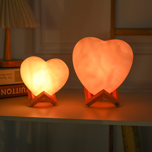 Creative Love Small Night Lamp USB Charging Remote Desk Lamp Dorm Eye-Caring Soft Light Atmosphere Bedside Lamp Bedroom Ornament