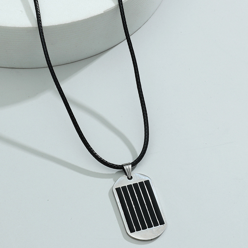 Stainless Steel Striped Square Necklace Wholesale Nihaojewelry display picture 2