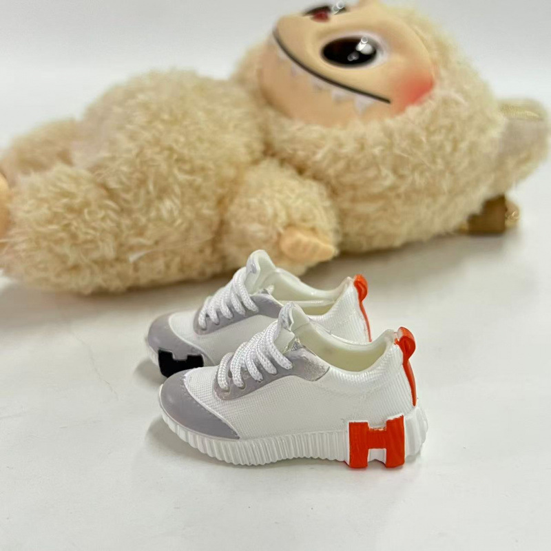 LABUBU Zapatos Rabu Ropa de bebé 17cm felpa vinilo bolso de muñeca colgante para zapatos desnudos caja ciega