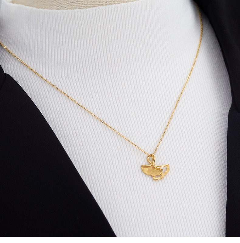 Fashion Ginkgo Leaf Titanium Steel Pendant Necklace Colorza_colorza_4