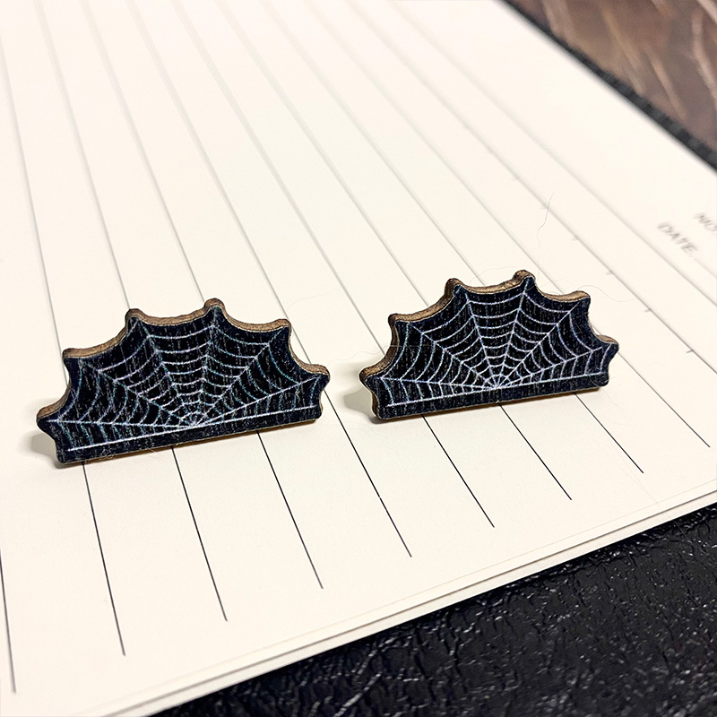 Bat, Skull Pattern Women's Gender 1 Pair Punk Bat Skull Asymmetrical Wood Women's Earrings Ear Studs
