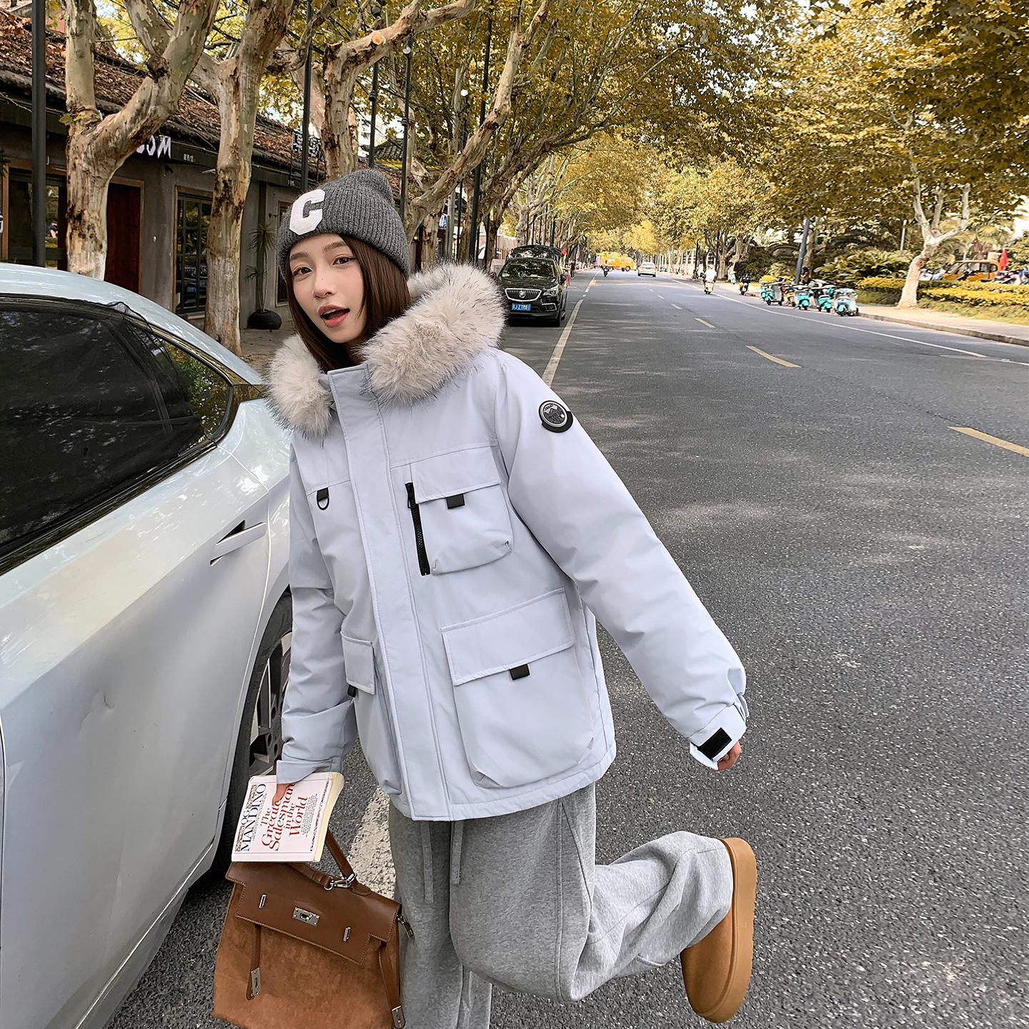 品牌冬季新款羽绒服女时尚加厚白鸭绒工装户外派克服防寒保暖外套