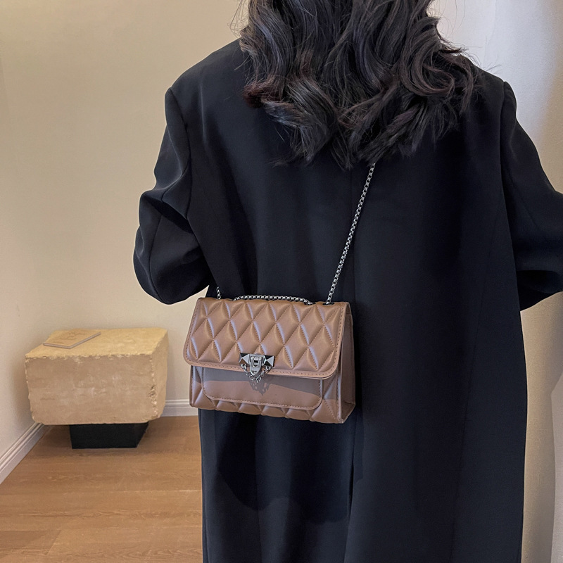 Bolso de mujer cadena de diamond 2024 nuevo bolso retrógrado personalidad pequeña bolsa de moda simple bolso de hombro de mujer