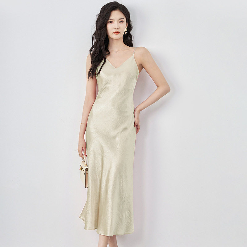 Váy treo dây mùa hè dáng suông midi họa tiết chấm bi — 2506702 - Điểm sóng đen chi tiết 6
