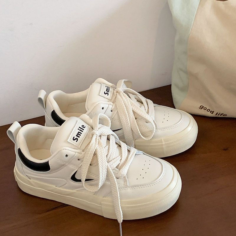 Zapatos de mujer Zapatos blancos para mujer 2023 primavera y verano nuevos deportes casuales todo partido zapatillas de plataforma aumentadas para mujer ins