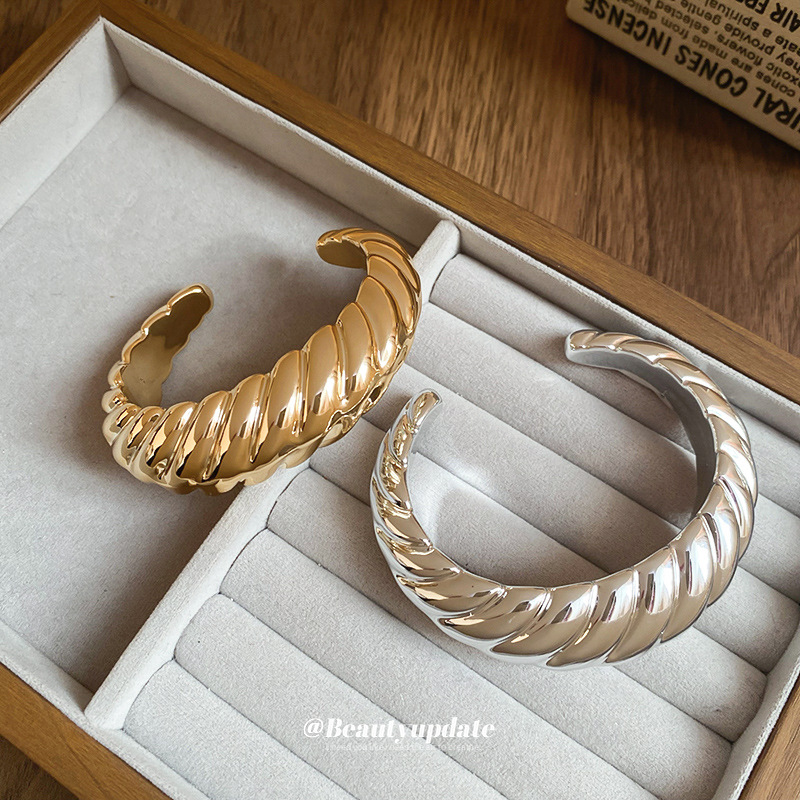 Pulsera de apertura irregular transfronteriza Pulsera de diseño de personalidad de nicho europeo y americano temperamento de moda joyería de sentido avanzado al por mayor