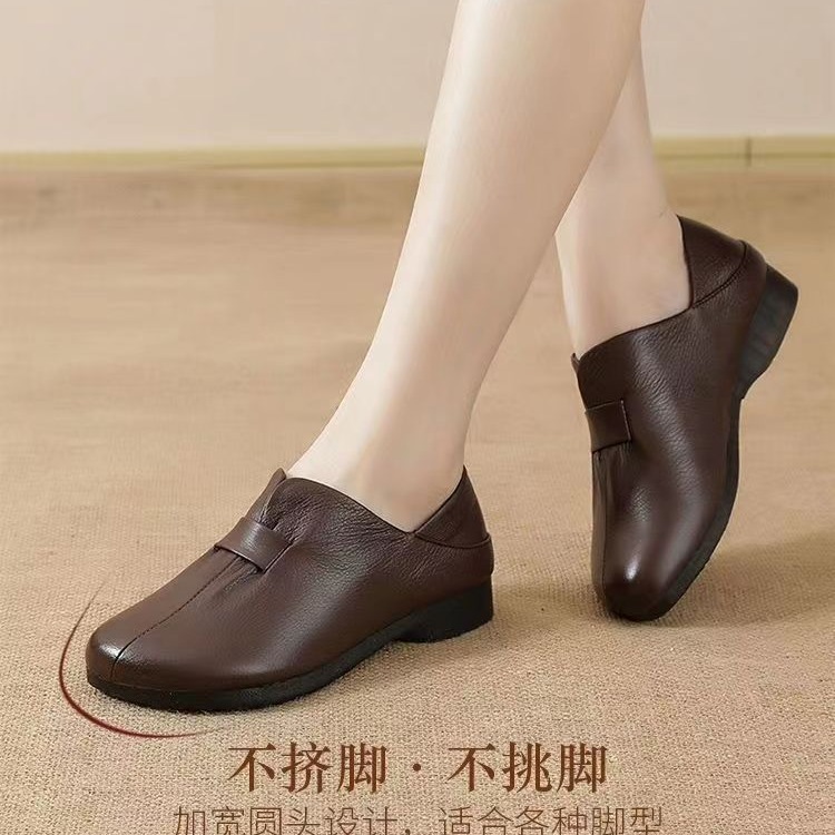 时尚百搭软皮软底皮鞋文艺复古妈妈鞋新款中老年女士豆豆鞋单鞋