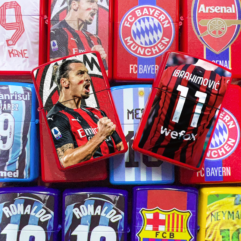 Encendedor de queroseno con diseño de jugador legendarario de la dinastía del fútbol, textura retro en relieve, acabado mate, artesanía