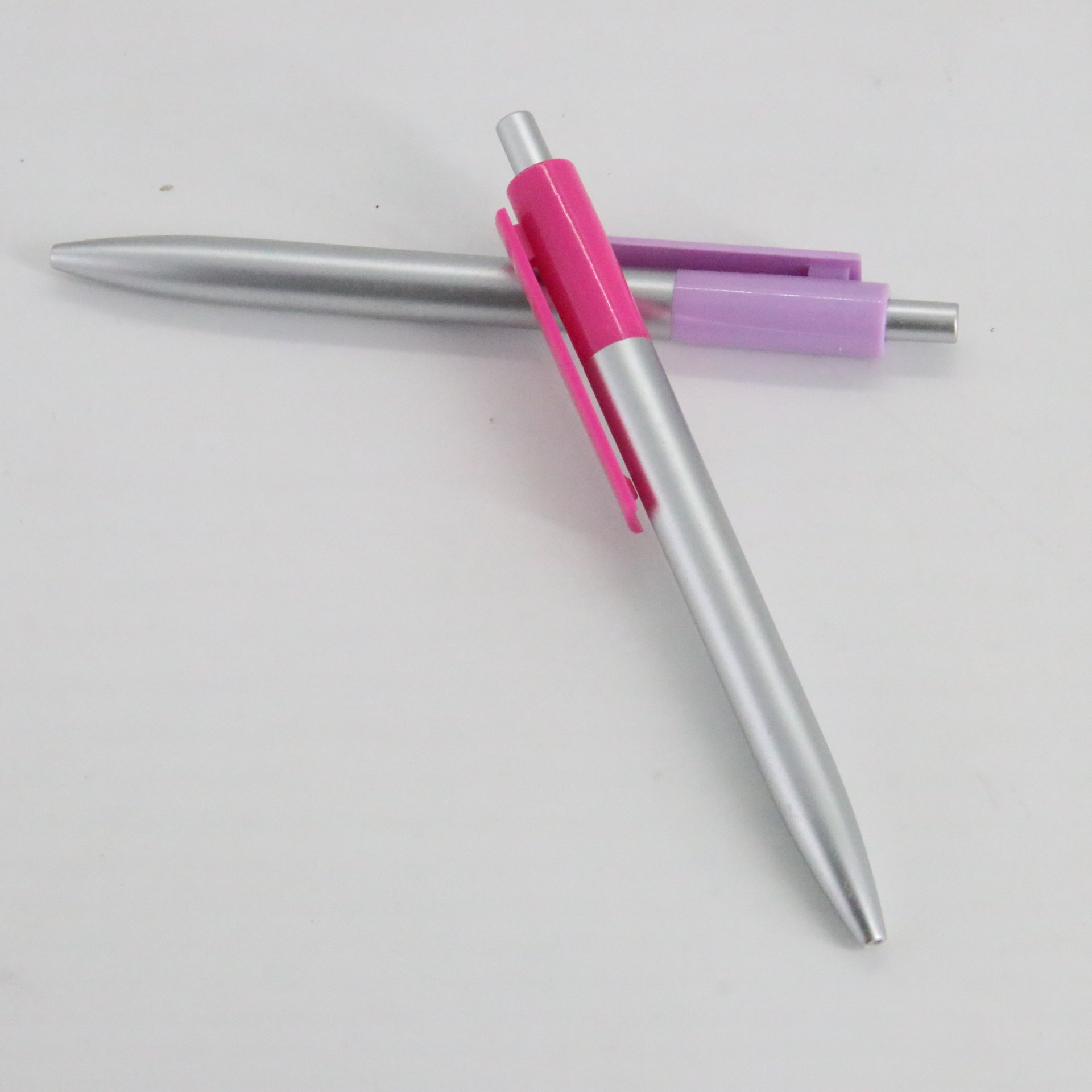 De alto aspecto prensa bolígrafo fábrica al por mayor fábrica bala recarga Negro Azul 1,0 recarga bolígrafo de plástico