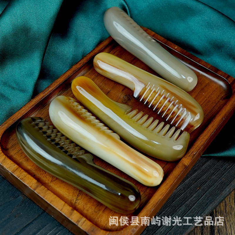 天然牛の角の小さい太った櫛は厚いです。|undefined