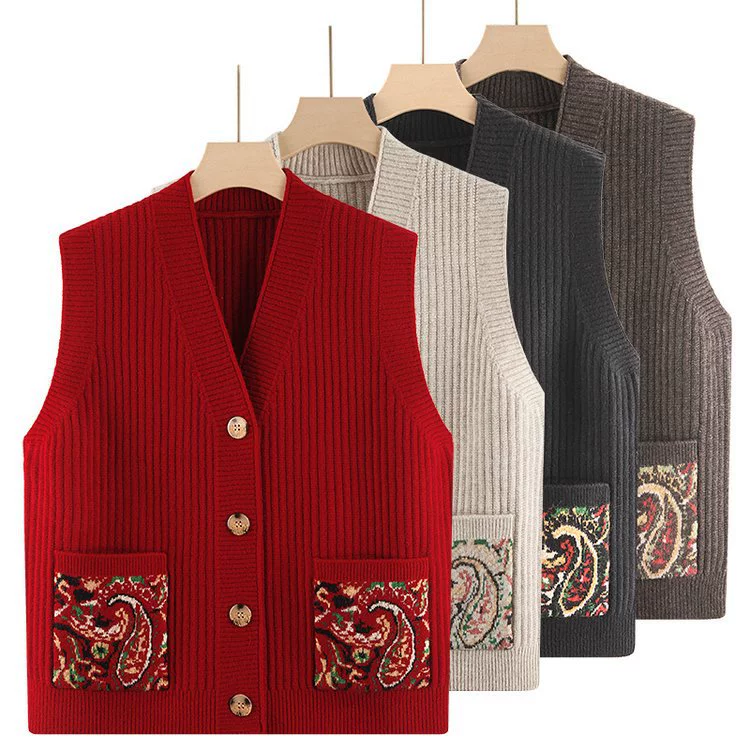 Иностранная бабушка с V-образным вырезом трикотажный жилет женский кардиган 2025 осень новая мама свитер на плечо жилет