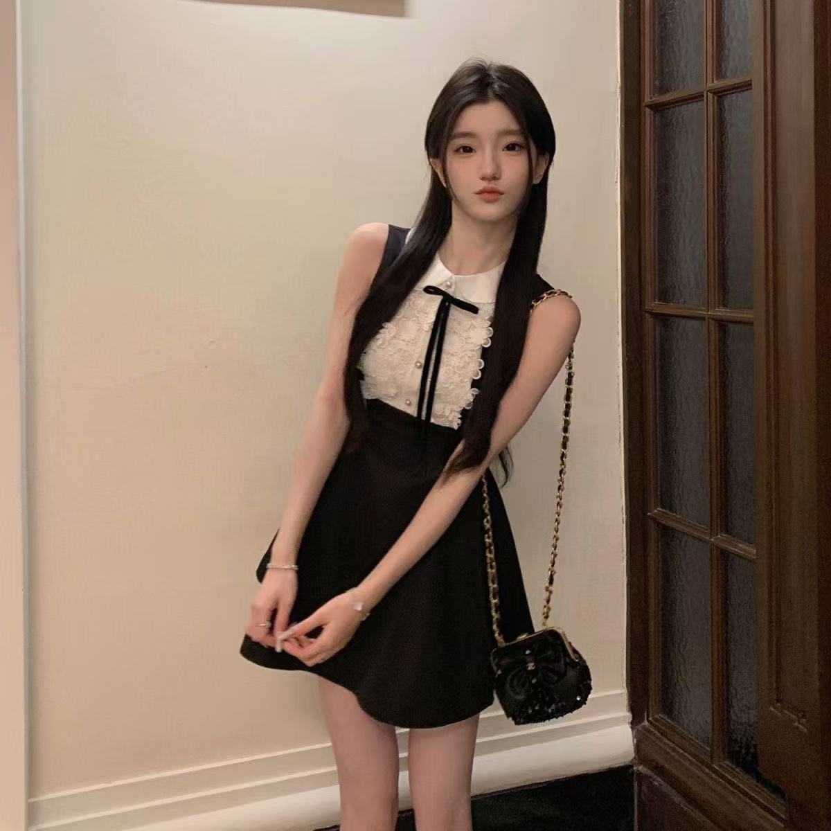 拼接蕾丝娃娃2025夏季气质修身连衣裙法式千金无袖A字裙收腰短裙