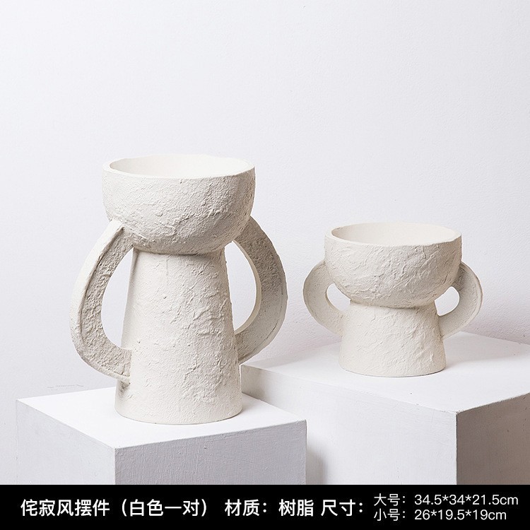 リビングルームの置物は軽くて豪華で高級な雰囲気のお酒棚の装飾品です。