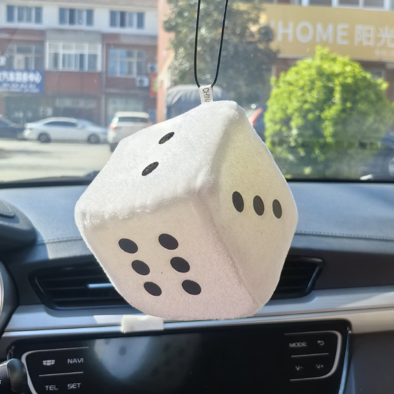 Colgante de accesorios de automóvil transfronterizo, colgante de automóvil, dados de felpa, colgante de automóvil, amor, Amazon
