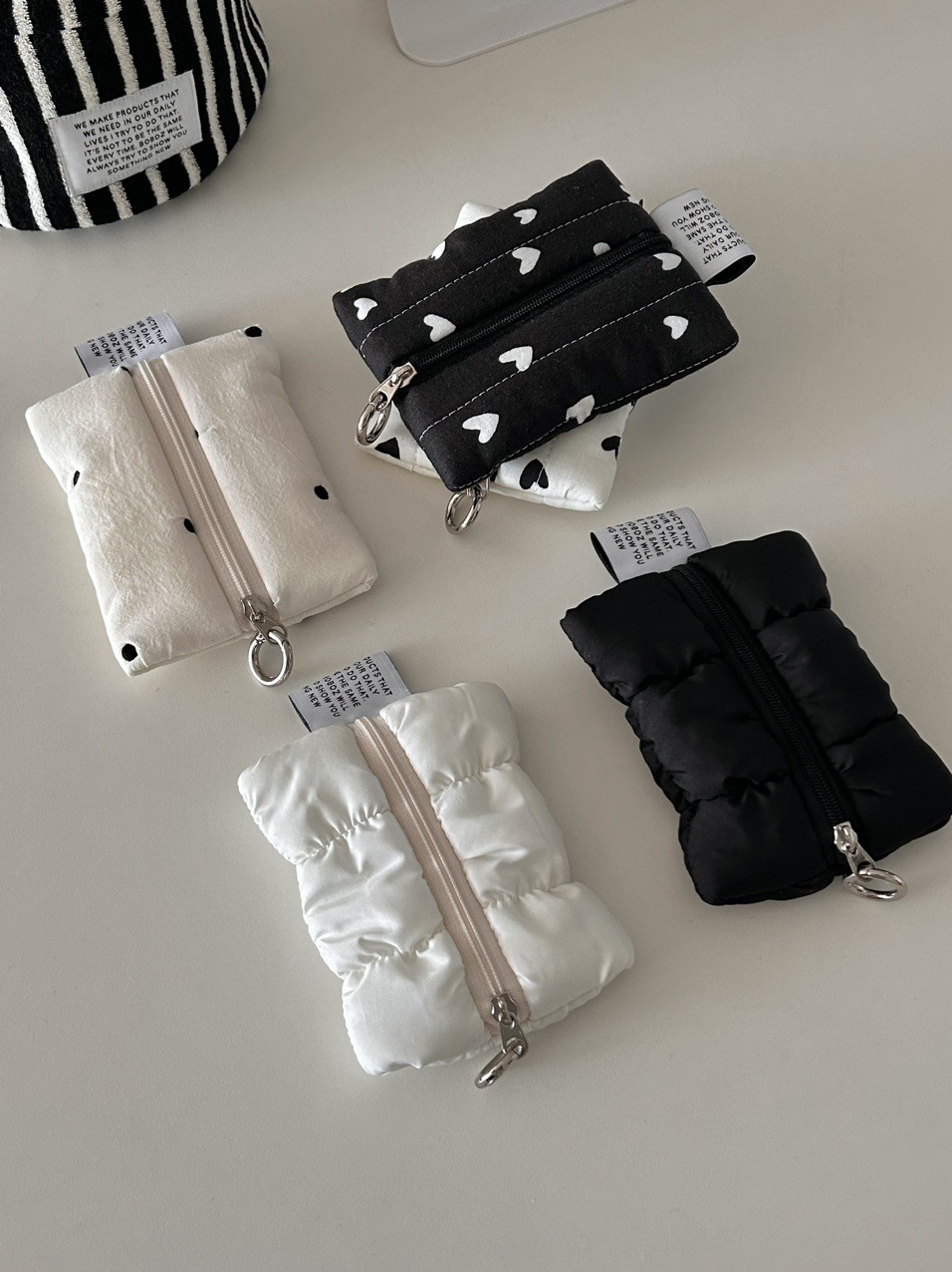 블랙 러브 퀼팅 클라우드 백