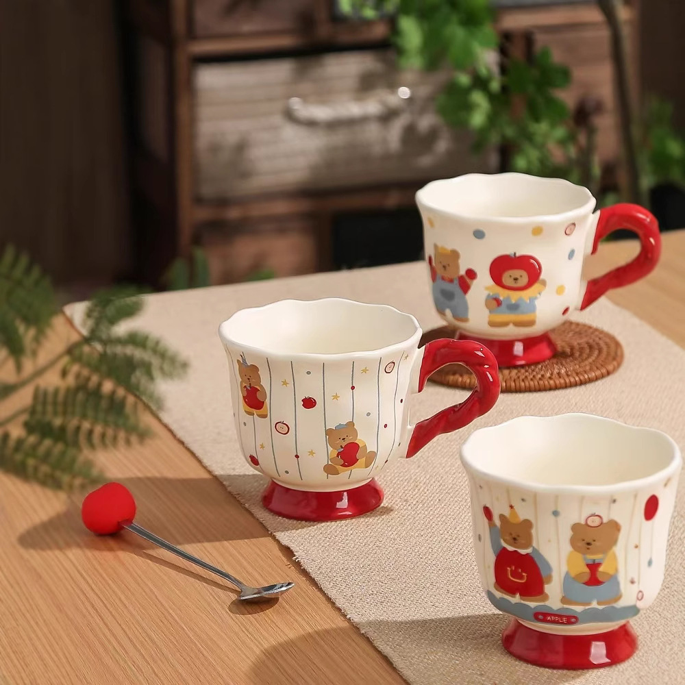 Taza de oso de cerámica de personalidad creativa, taza de regalo de mano, taza de café de manzana linda y linda, taza de alto valor