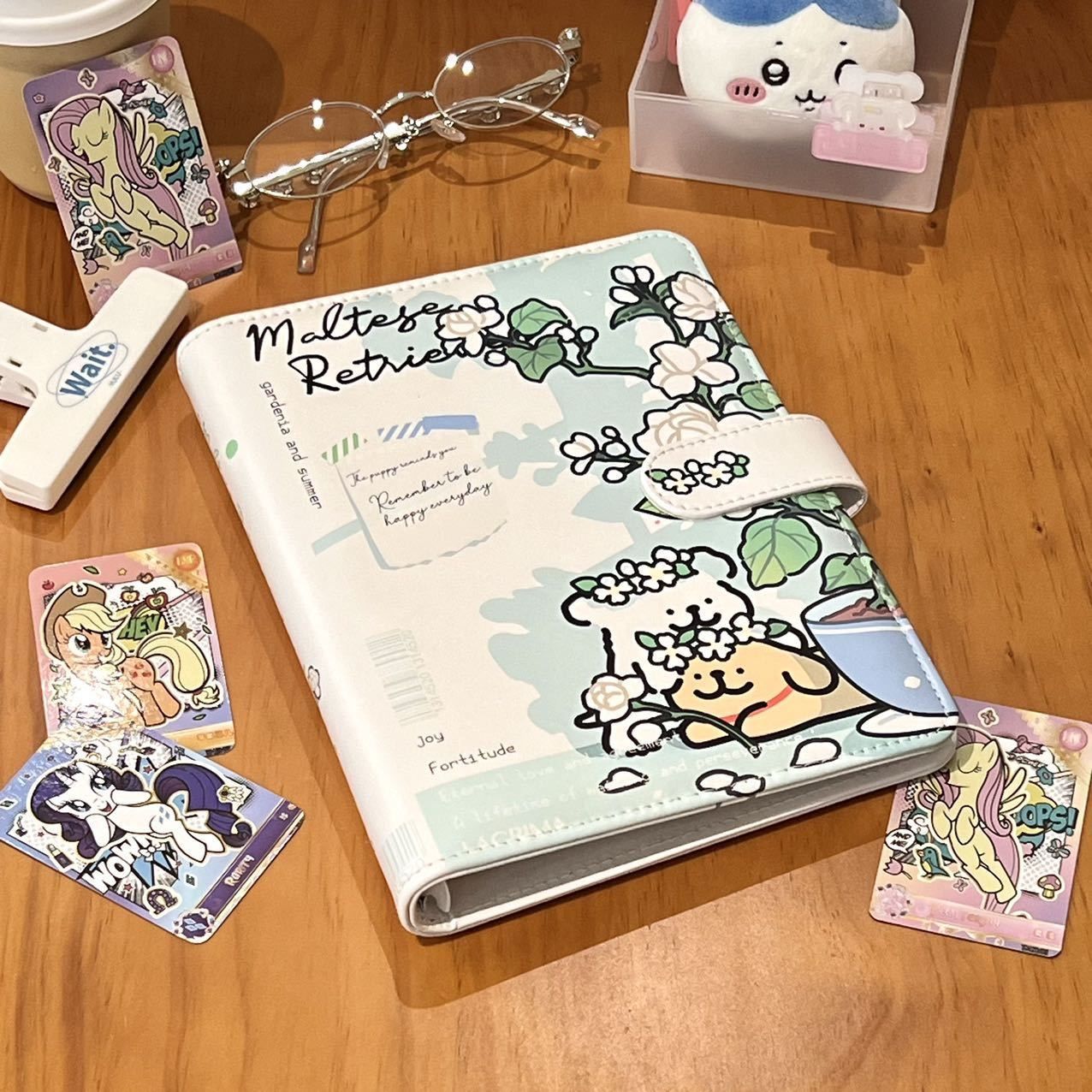 線條小狗梔子花PU皮質A5四宮格卡冊可愛高顏值防水追星愛豆收納冊