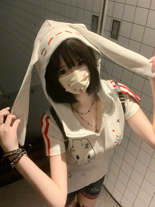日本のかわいいホームスタイルヤンモフード付き半袖Tシャツレディース夏新作ウサギ耳ジッパースリムジャケットトップイン|undefined
