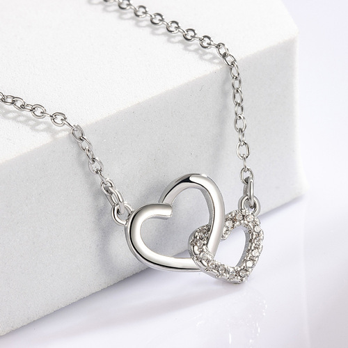 Korean version of sweet collarbone chain for women, small and exquisite intertwined romantic light luxury necklace necklace gift