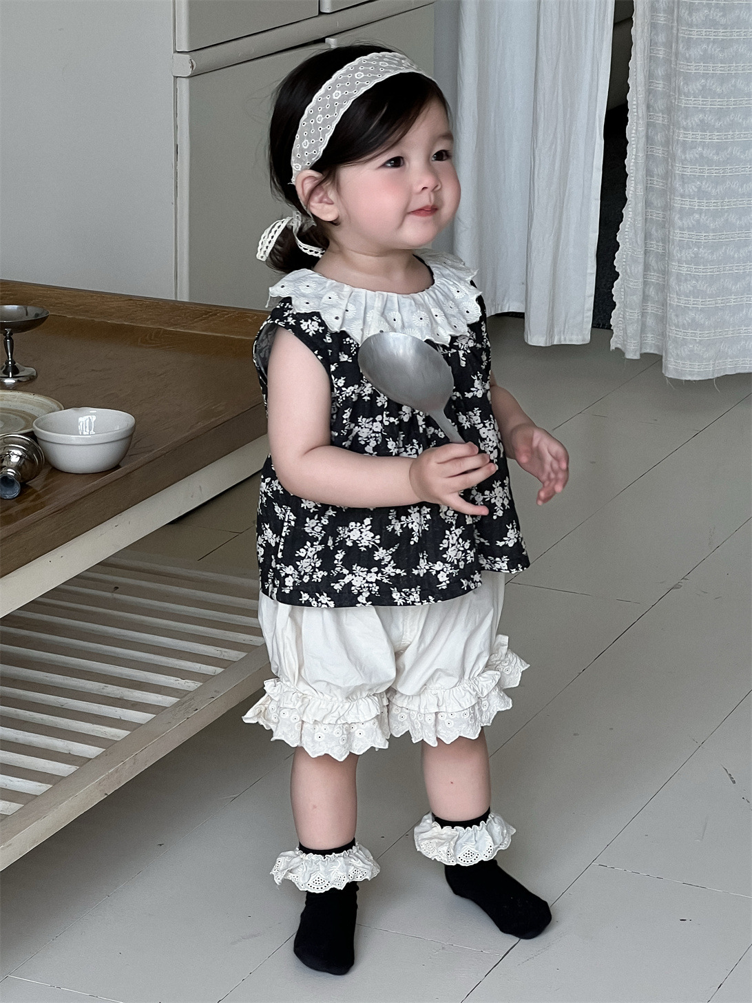 Ropa de verano fina para niñas 2026, nueva camisa floral de estilo coreano con encaje y pantalones cortos para niñas image 4