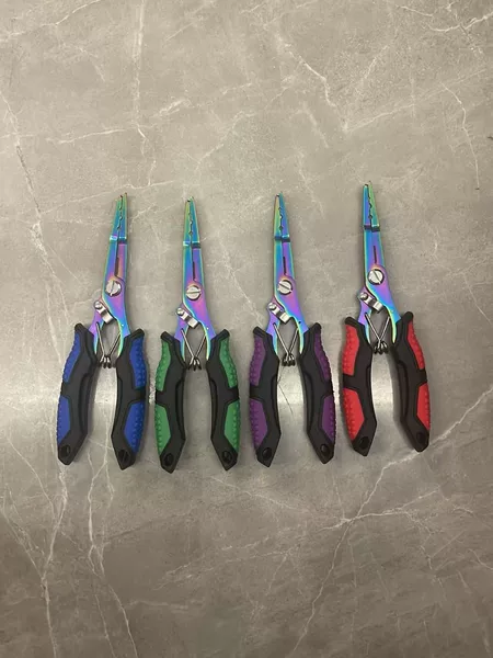 New multi-functional fishing pliers, small-jaw lure pliers, split ring cutter, wire cutter, fish control pliers, cross-border dual-color lure pliers