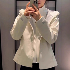 白色连帽冲锋衣外套女装秋季2025新款今年流行爆款高级感短款上衣
