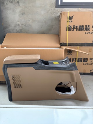 Car-Mounted Armrest Refrigerator Suitable for the Gasoline Version of the Buick Gl8/653T Business Vehicle, Desert Yellow Car Refrigerator