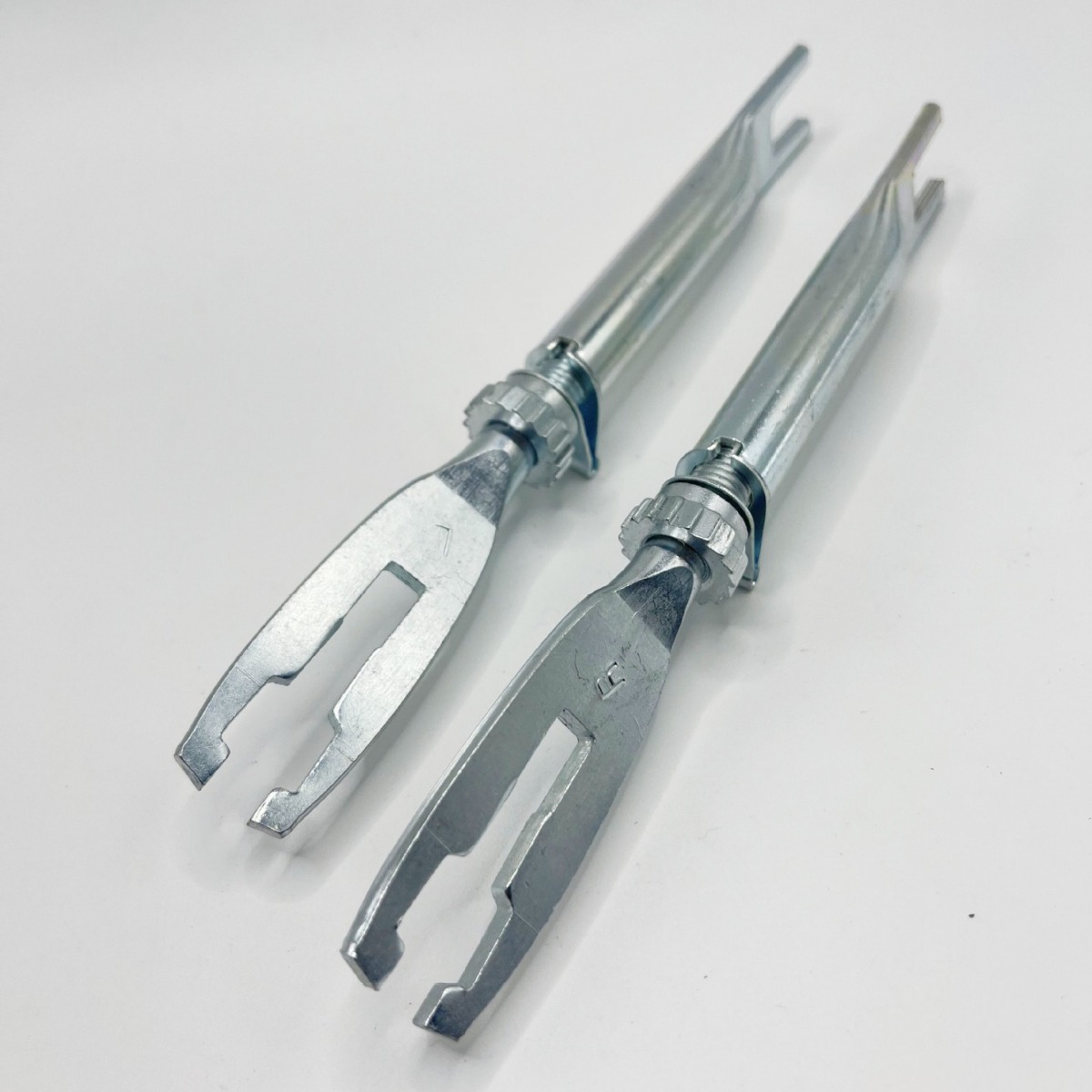 Adecuado para Toyota vigo4wd freno trasero palanca de ajuste pinza kit de reparación 04943-ok130/ok030 freno trasero