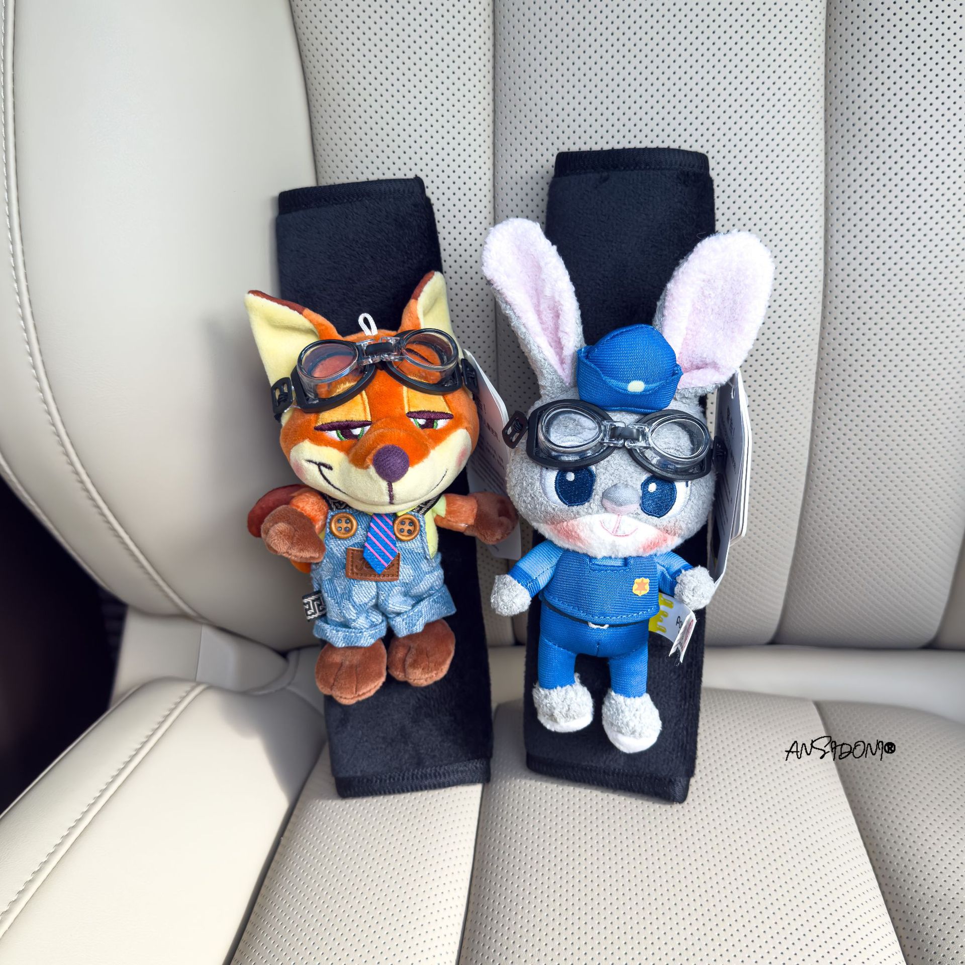 Authentic Zootopia Nick and Judy Doll Car Seatbelt Shoulder Pads Doll Couple Car Interior Accessories