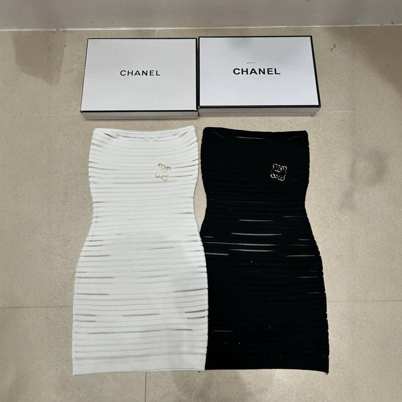 Summer Knitted Tube Top with Arm-Covering Short Skirt, Brooch Decoration, Sexy Lace Patchwork, Semi-Transparent Slim-Fit Fashionable Women's Top Summer Knitted Tube Top with Arm-Covering Short Skirt, Brooch Decoration, Sexy Lace Patchwork, Semi-Transparent Slim-Fit Fashionable Women's Top