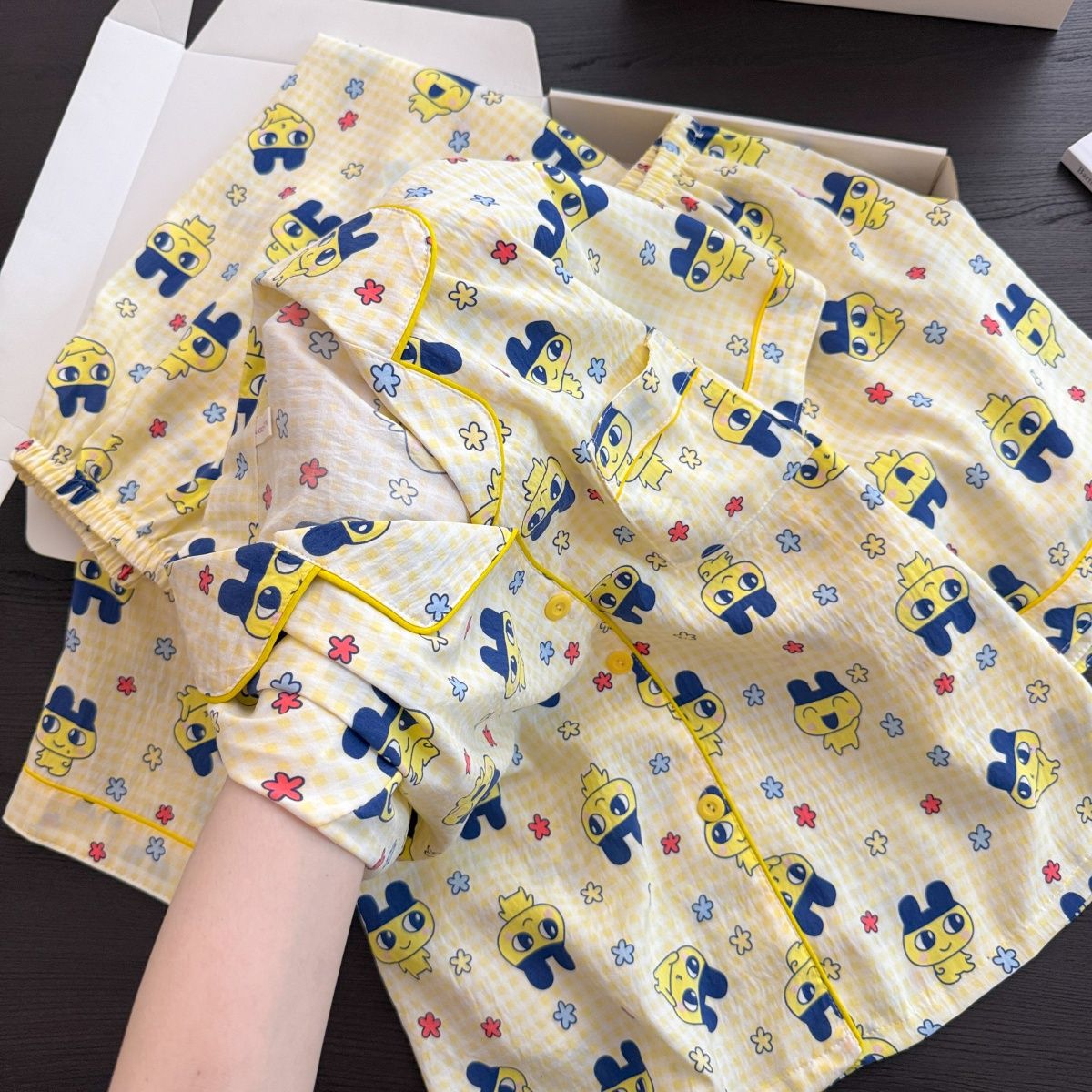 Nube transfronteriza algodón de tres piezas amarillo magui pijamas de mujer adorable con solapa pantalones de mangas cortas set de ropa para el hogar