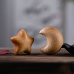 崖柏の笑顔の星の小さい月の雲のDIYの手のチェーンのファッションの部品の実木の彫刻のアイデアの小さい置物