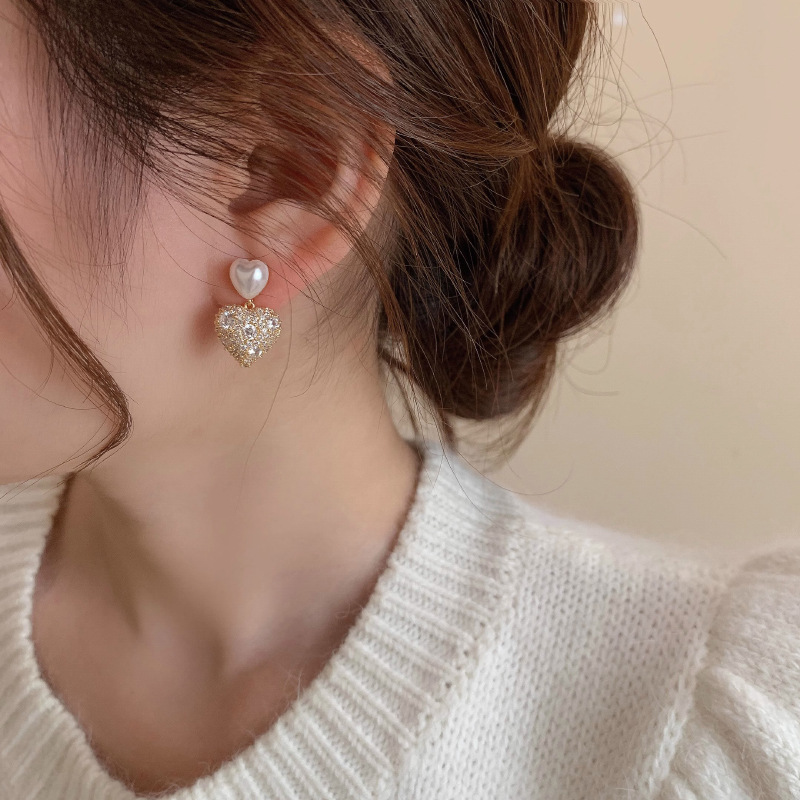 Retro elegant small design earrings pearl