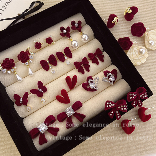 New Year's earrings niche design suitable for winter, retro versatile flocked red earrings, French gentle earrings