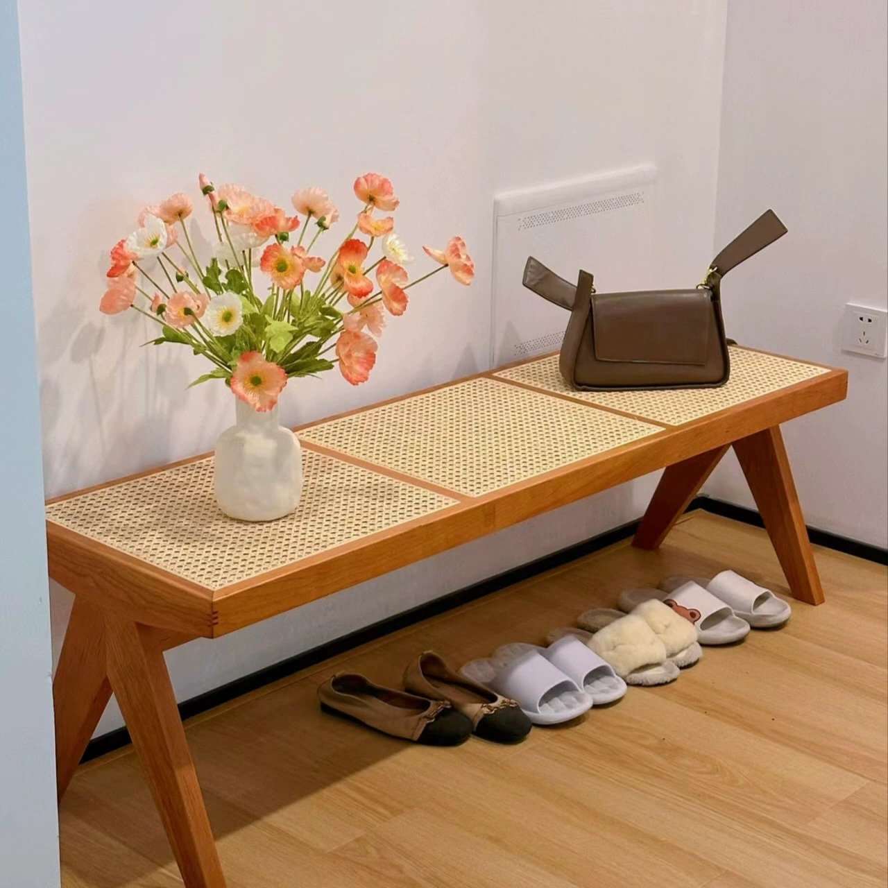 Скамейка из ротанга в стиле ваби-саби для домашней гостиной, табурет из массива дерева у кровати, магазин одежды, обувной магазин, Чандигарх, ммω.