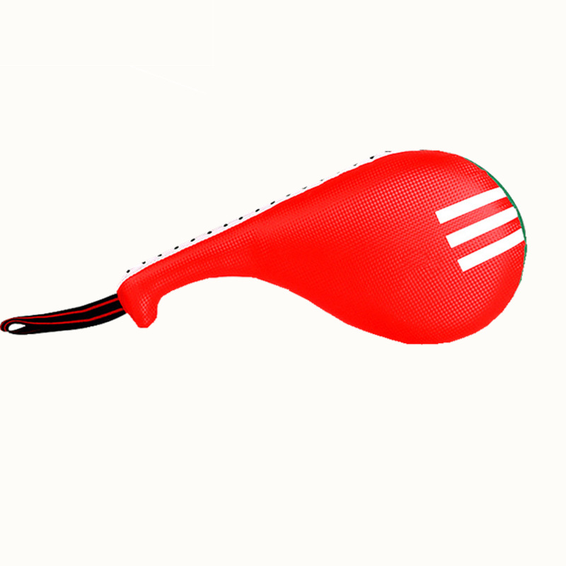 Три бара стреляет в цель красный