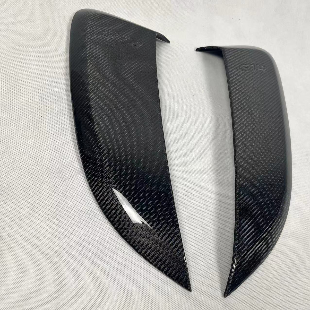 Suitable for Porsche 718 carbon fiber rear leaf air outlet 982 bright black GT4 air outlet CayMan side air outlet