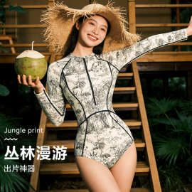2026年新款运动长袖连体三角泳衣女防晒遮肉高弹速干泳池度假泳装