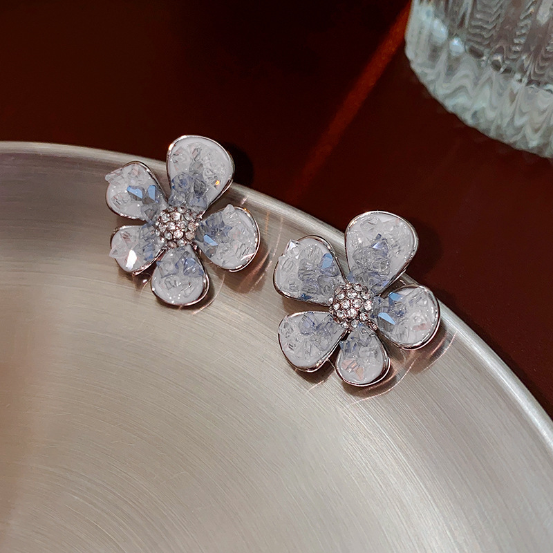 Agujas de plata con diamantes azules mariposa flor aretes de cristal coreanos delicados pequeños pernos frescos de moda para mujeres image 3