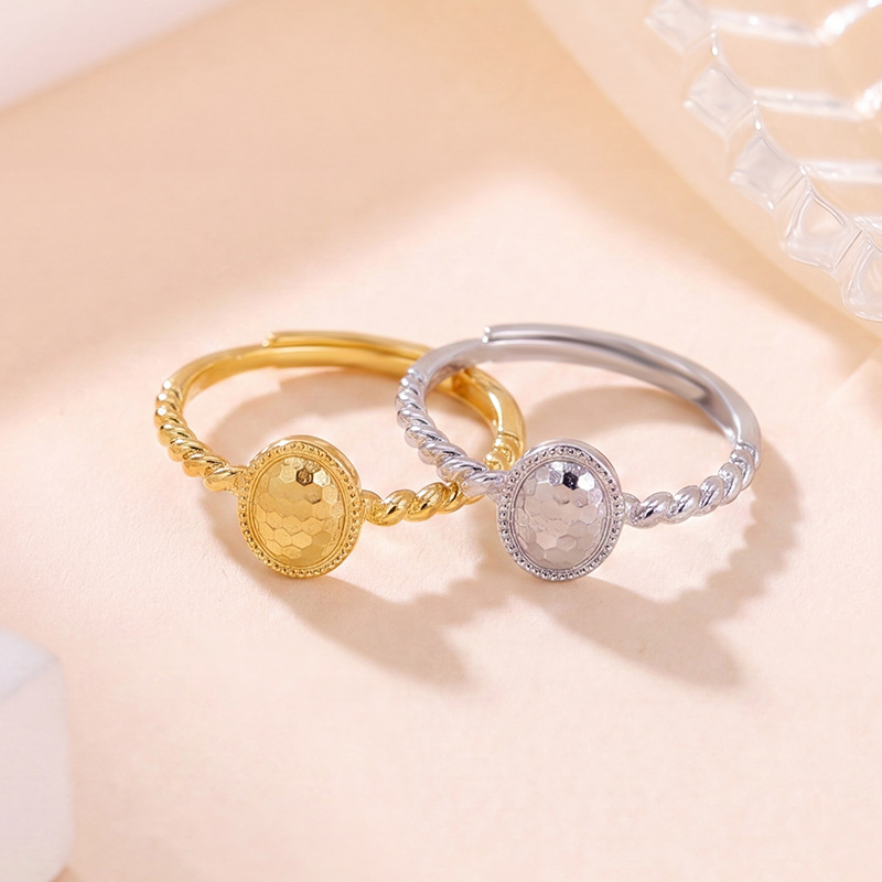 Nhẫn bạc S925 mạ vàng hình trứng đơn giản họa tiết xoắn phong cách nhẹ nhàng — Bạc