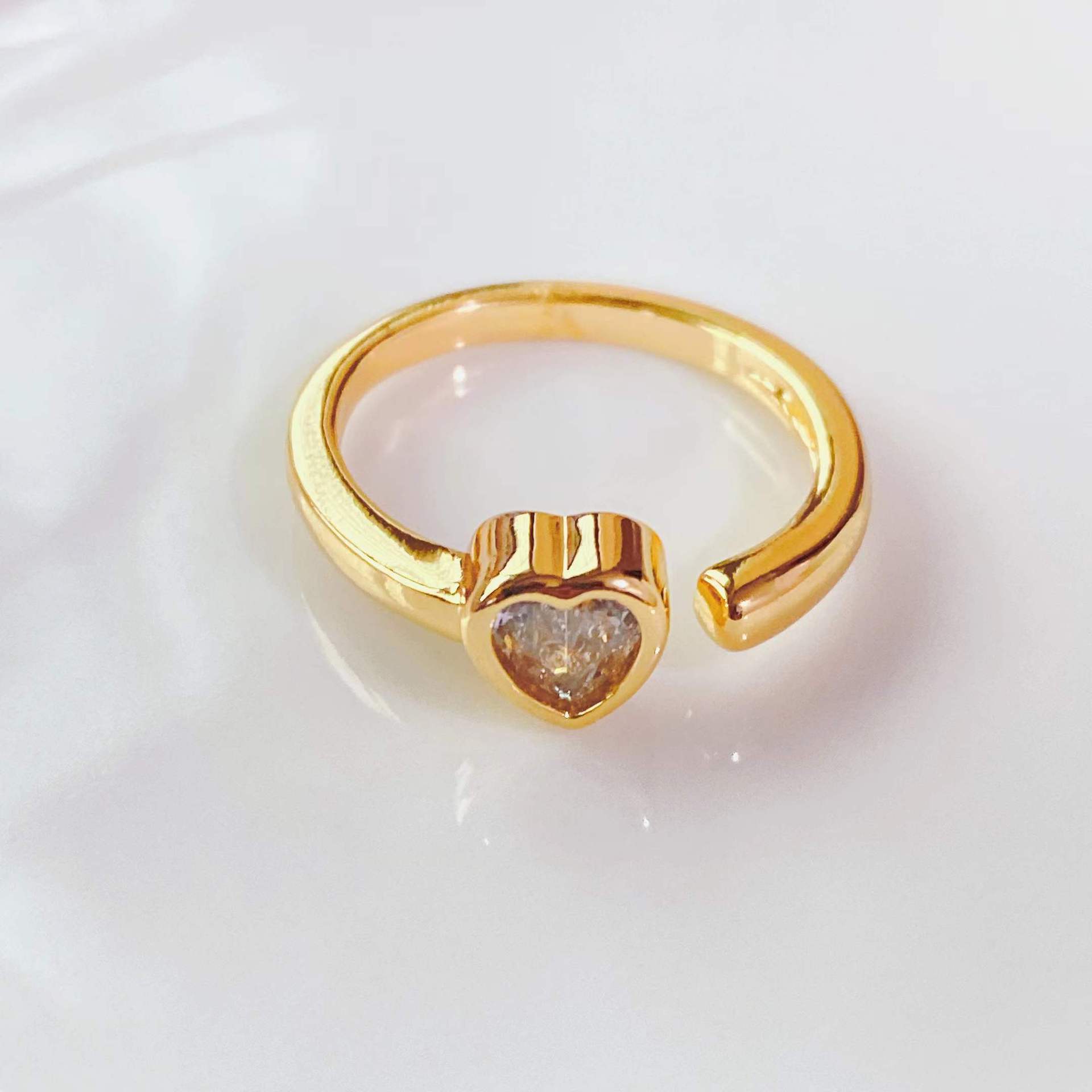 Copper 18k gold-plated gemstones inlaid simple heart-shaped opening adjustable ring