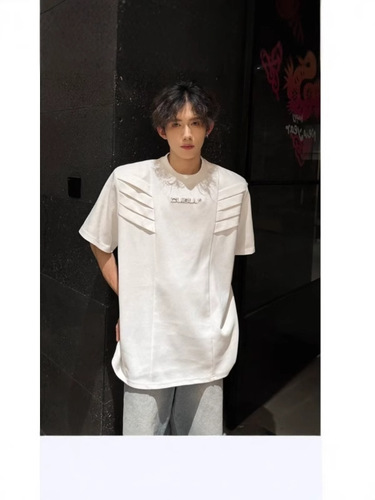 Niche-designed padded-shoulder short-sleeve men's summer t-shirt with a premium, edgy vibe—stylishly tailored to the perfect fit, featuring an American-style high-street aesthetic and a chic half-collar design.