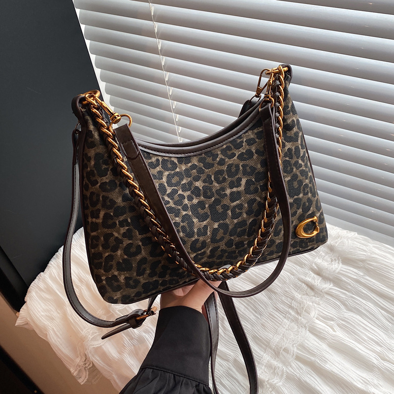 Trendy Leopard Print Single Shoulder Underarm Bag 2025 Autumn and Winter New Style Women's Bag Fashionable Simple Handbag Crossbody Bag