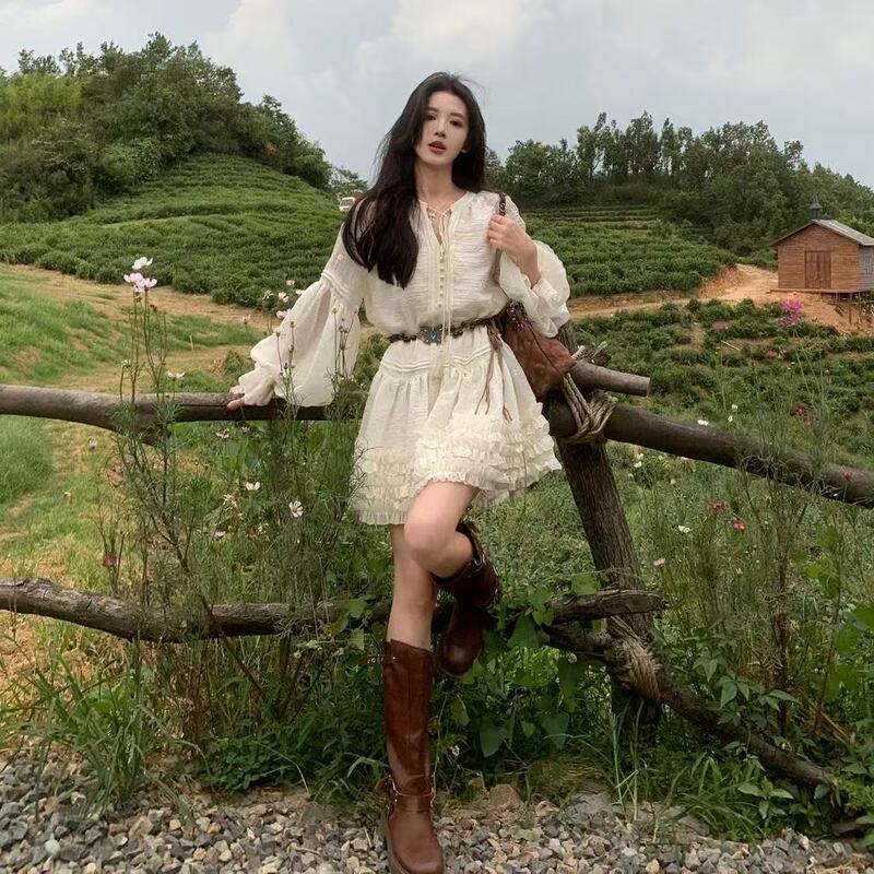 Resort-Style Apricot-Colored Lantern-Sleeve Dress with a Sweet Early Spring Vibe, First Love Style, Tie-Up V-Neck Short Dress