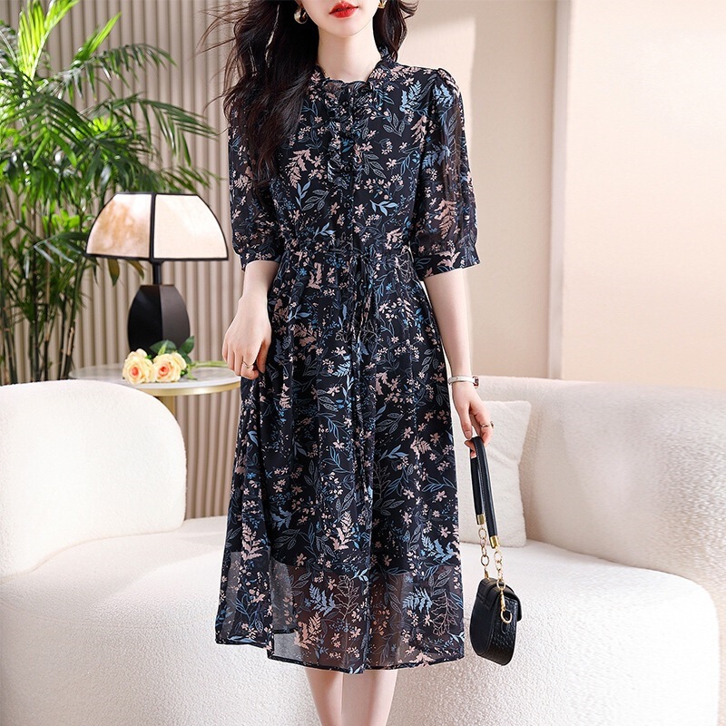 Korean-Style Fashionable Floral Dress for Women, High-End Silk, Simple and Elegant, Mid-Length Flowing Dress Korean-Style Fashionable Floral Dress for Women, High-End Silk, Simple and Elegant, Mid-Length Flowing Dress